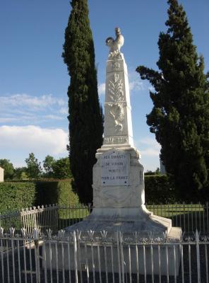 Le monument aux morts à Virson 