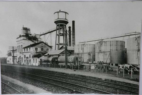 22 Le Magnou 2 cheminées et boeufs avant explosion 1934